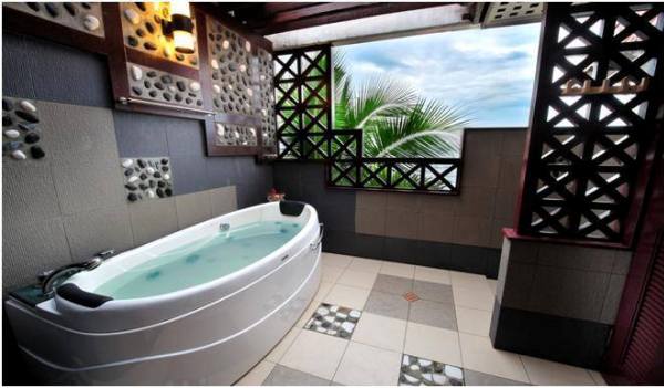 Paya Beach Resort Deluxe Suite Bathroom