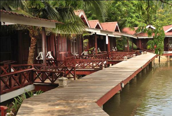 Paya Beach Resort Standard Chalet 2